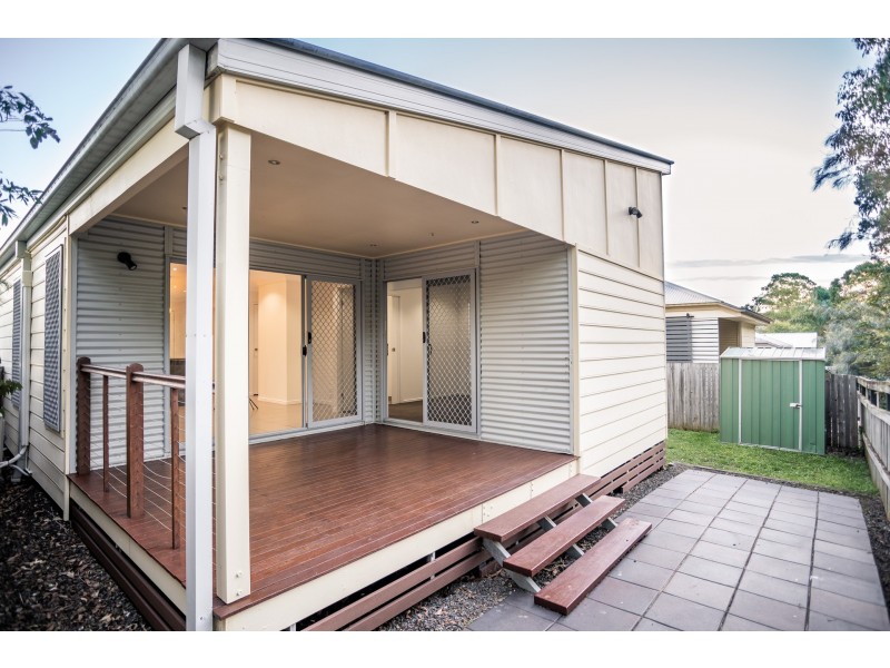 8 Marigold Close, Springfield Lakes QLD 4300