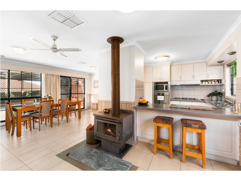9 McLeod Drive, Bacchus Marsh VIC 3340
