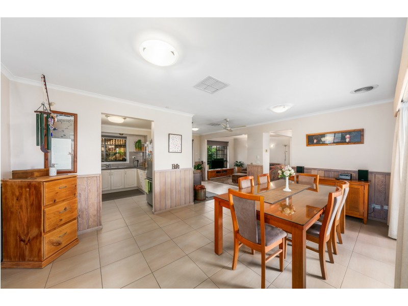 9 McLeod Drive, Bacchus Marsh VIC 3340