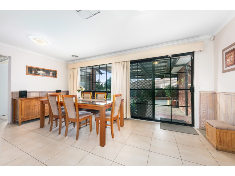 9 McLeod Drive, Bacchus Marsh VIC 3340