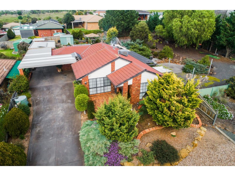 9 McLeod Drive, Bacchus Marsh VIC 3340