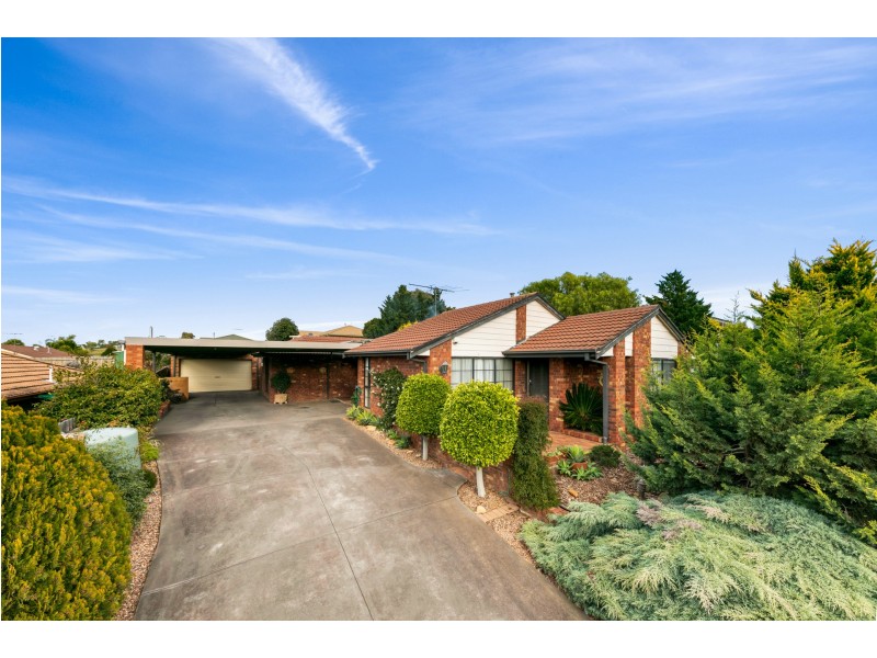 9 McLeod Drive, Bacchus Marsh VIC 3340
