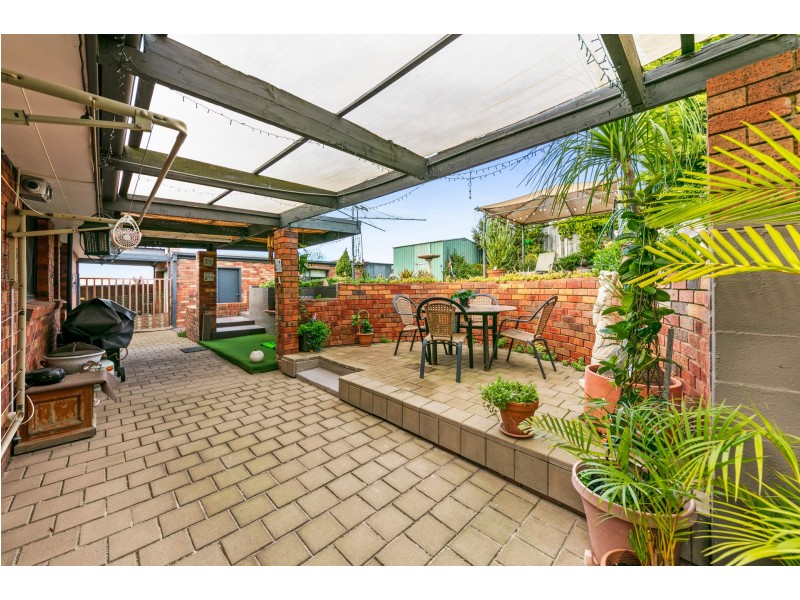 9 McLeod Drive, Bacchus Marsh VIC 3340