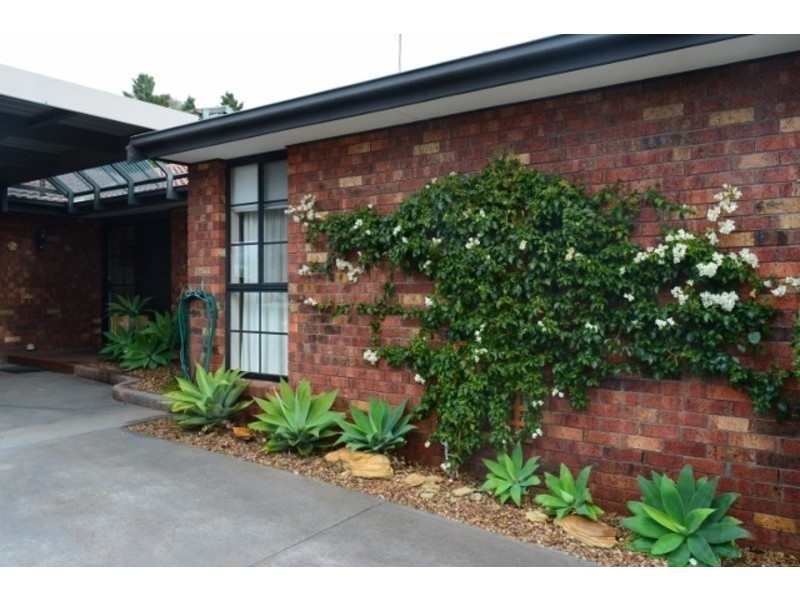 9 McLeod Drive, Bacchus Marsh VIC 3340