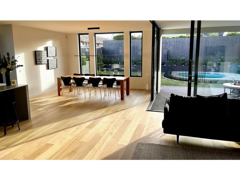21 Roseberry Ave, Brighton East VIC 3187