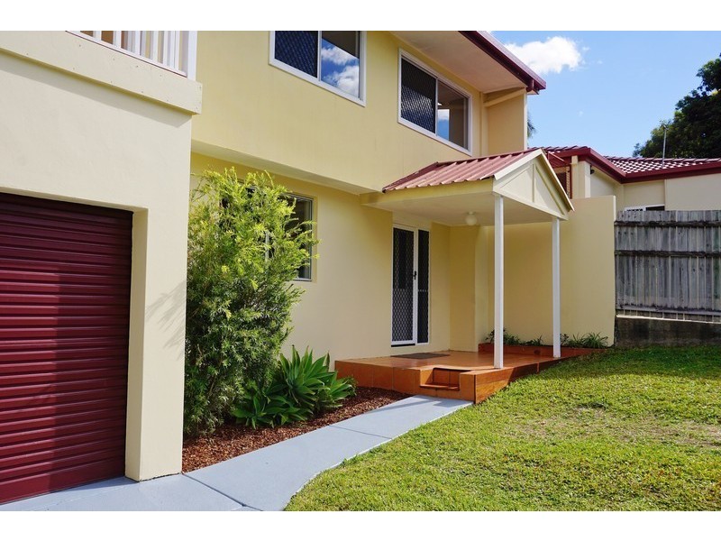 1/17 Enid Avenue, Southport QLD 4215