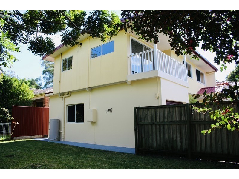 1/17 Enid Avenue, Southport QLD 4215