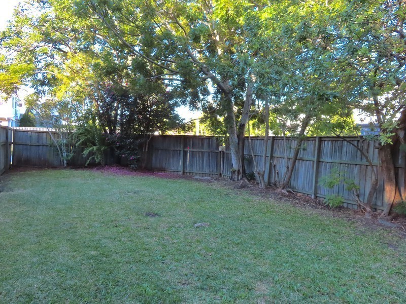 1/17 Enid Avenue, Southport QLD 4215