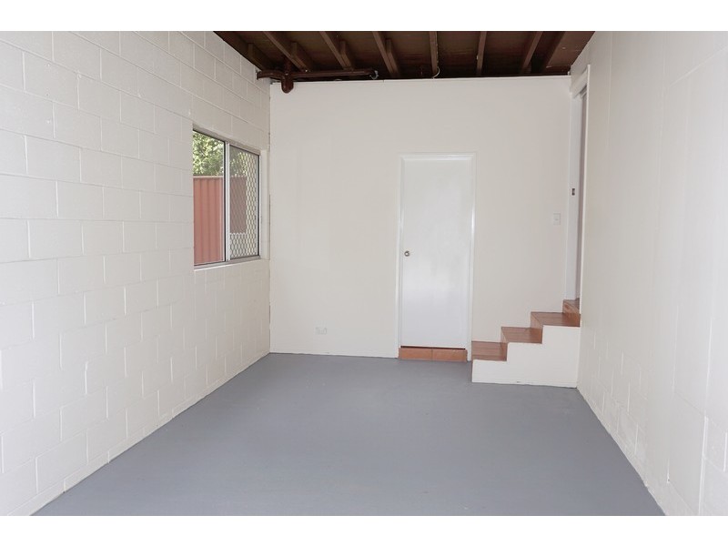 1/17 Enid Avenue, Southport QLD 4215