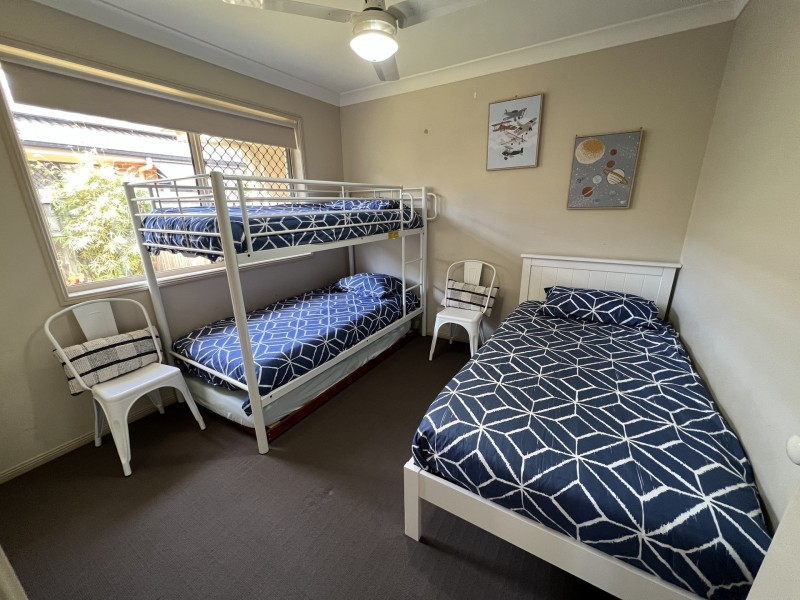 24 Corrimal Place, Sandstone Point QLD 4511