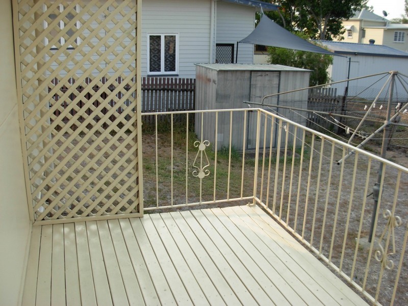 4 George St, Newtown QLD 4305