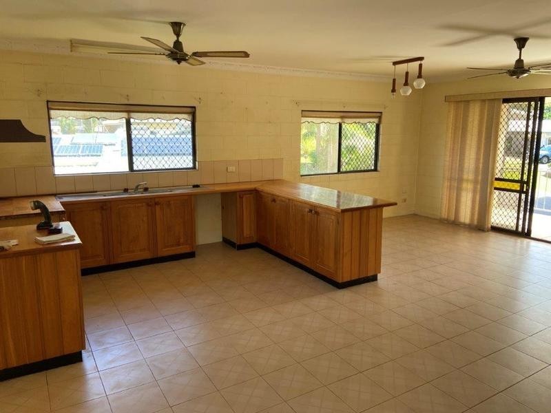 22 Kestrel St, Bayview Heights QLD 4868