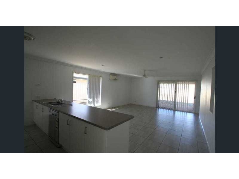 11 Lightening Street, Emerald QLD 4720