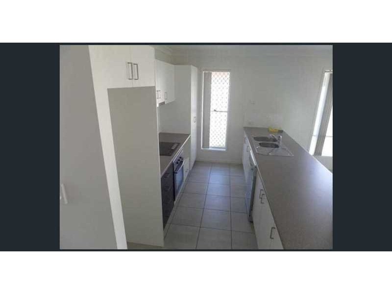 11 Lightening Street, Emerald QLD 4720