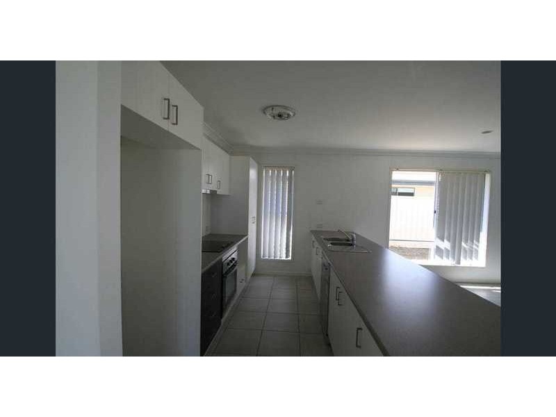 11 Lightening Street, Emerald QLD 4720