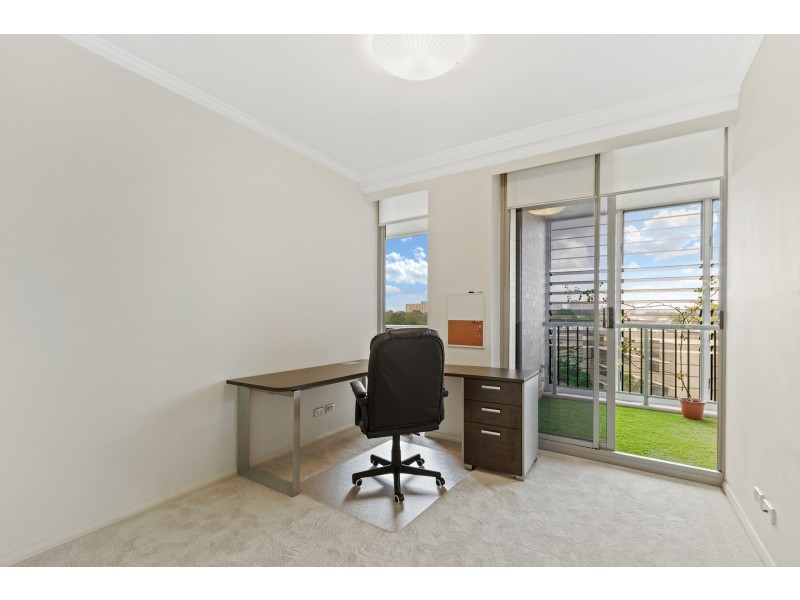 215/806 Bourke Street, Waterloo NSW 2017