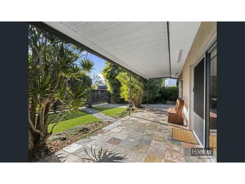 8 Newton Ave, Southport QLD 4215