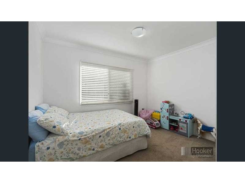 8 Newton Ave, Southport QLD 4215