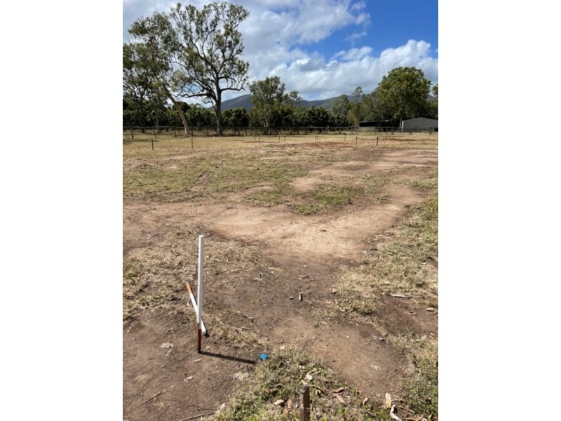5 Duggan Dr, Alligator Creek QLD 4816