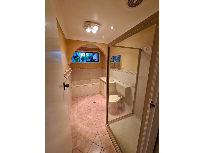 20 Albert St, Parkes NSW 2870