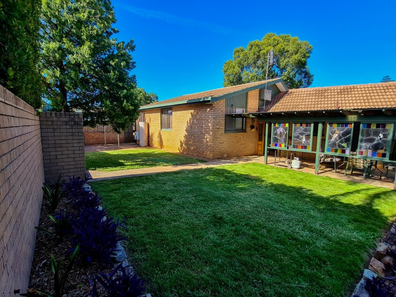 20 Albert St, Parkes NSW 2870