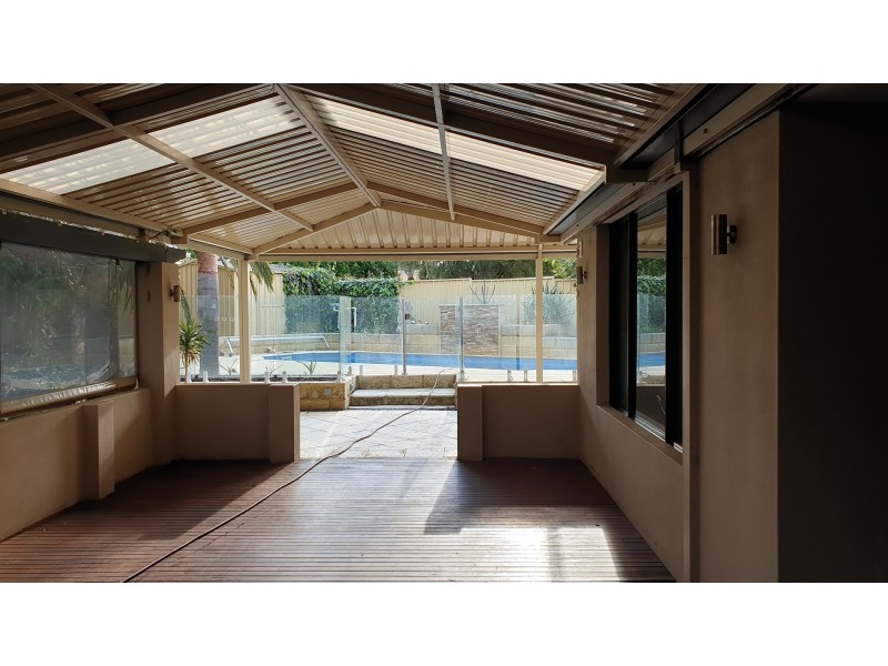 11 Springwood Way, Woodvale WA 6026