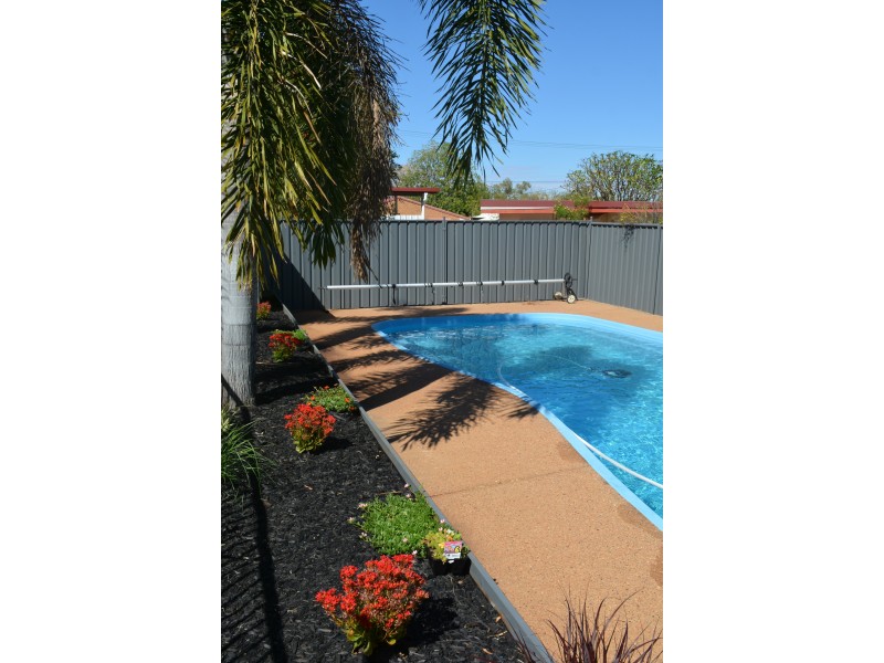 37 East Street, Mount Isa QLD 4825