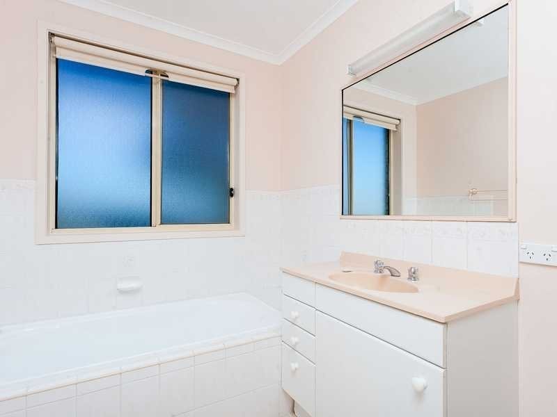 8 Patrick Brick Court, Queanbeyan East NSW 2620