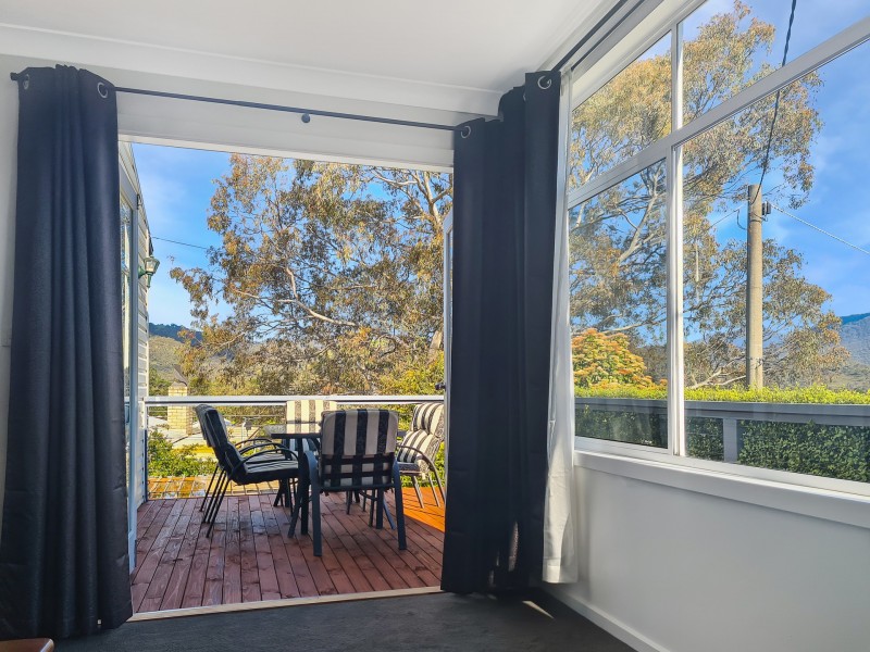 24 Centre Avenue, Eildon VIC 3713