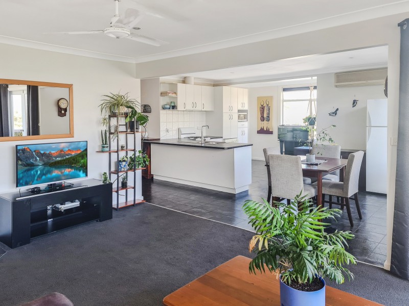 24 Centre Avenue, Eildon VIC 3713