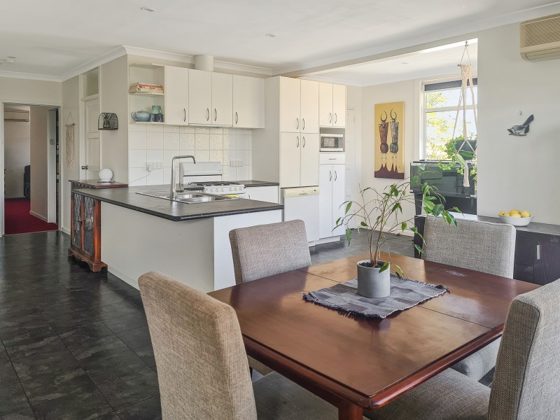 24 Centre Avenue, Eildon VIC 3713