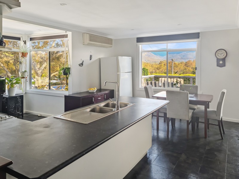 24 Centre Avenue, Eildon VIC 3713