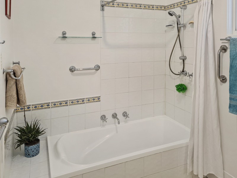 24 Centre Avenue, Eildon VIC 3713