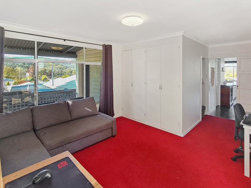 24 Centre Avenue, Eildon VIC 3713