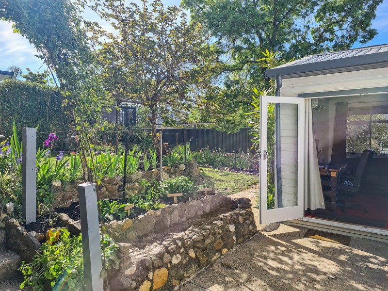 24 Centre Avenue, Eildon VIC 3713