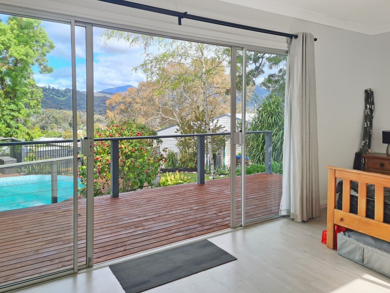 24 Centre Avenue, Eildon VIC 3713