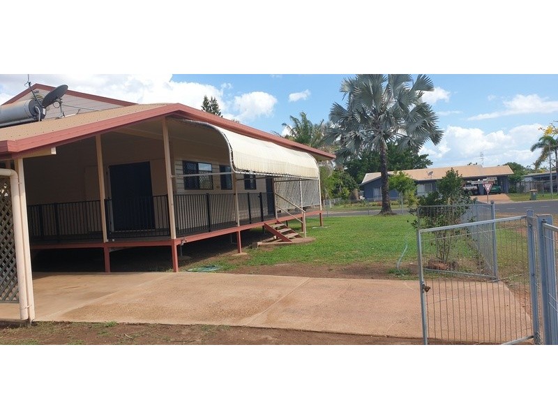 33 Pandanus Parade, Nanum QLD 4874