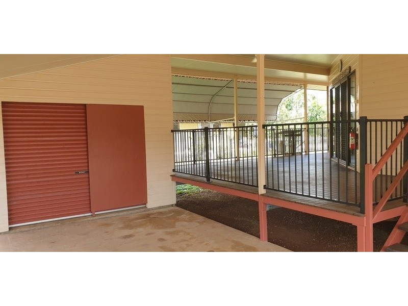 33 Pandanus Parade, Nanum QLD 4874