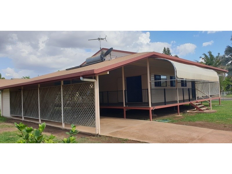 33 Pandanus Parade, Nanum QLD 4874