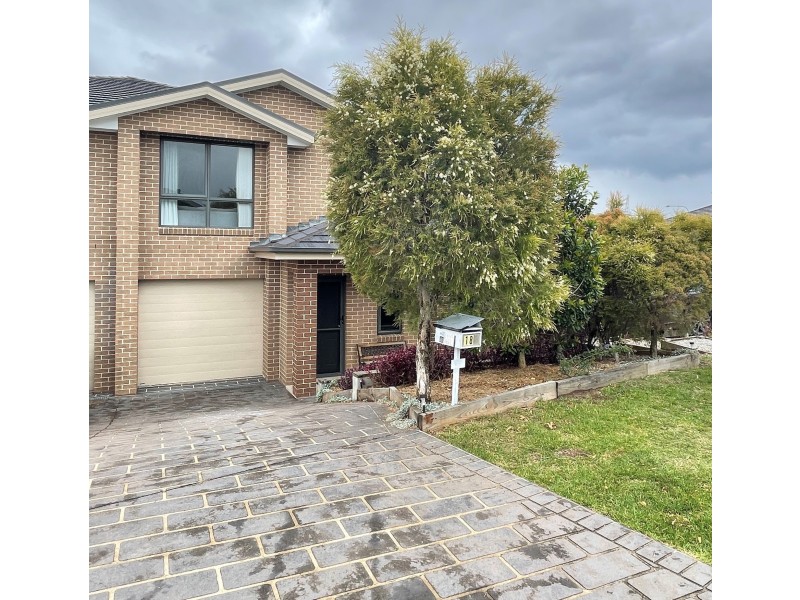 18 Glory Road, Glenfield NSW 2167