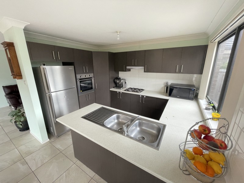 18 Glory Road, Glenfield NSW 2167