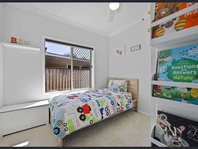 5 Grenada Court, Varsity Lakes QLD 4227