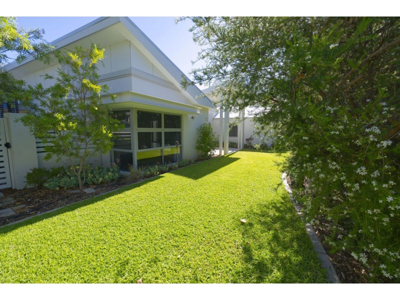 121 Grovedale Rd, Floreat WA 6014