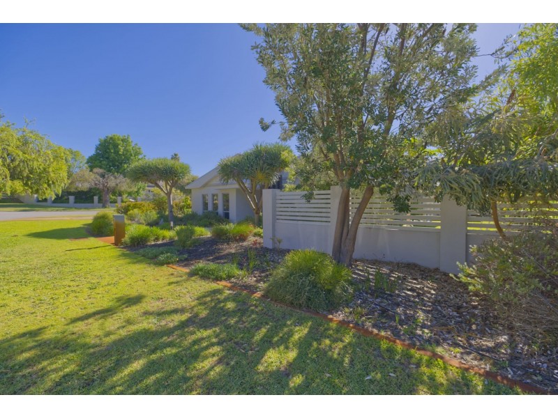 121 Grovedale Rd, Floreat WA 6014