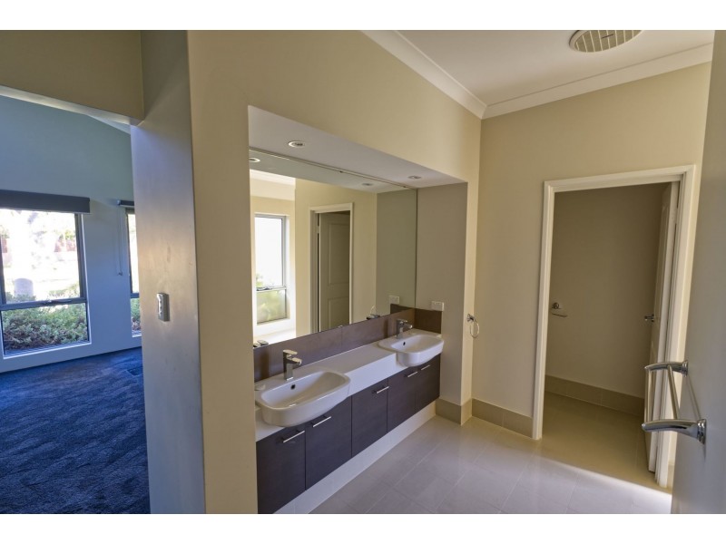 121 Grovedale Rd, Floreat WA 6014