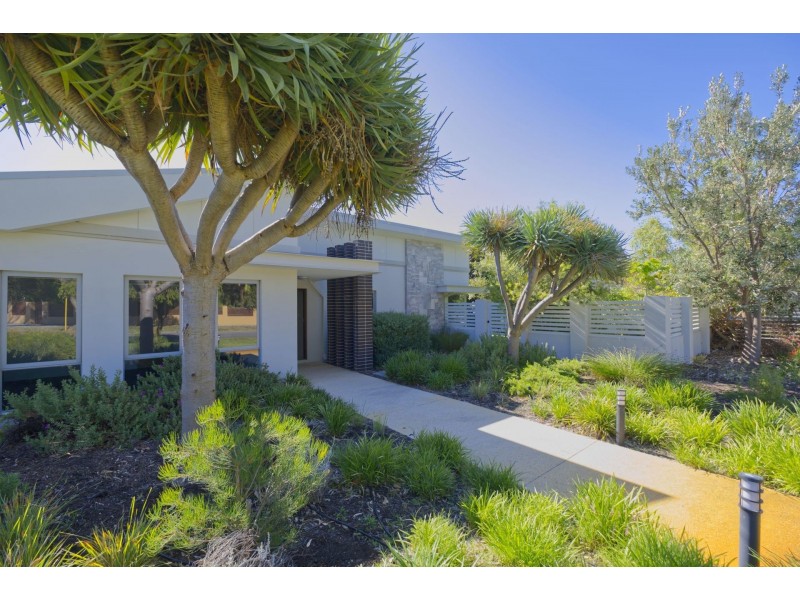 121 Grovedale Rd, Floreat WA 6014