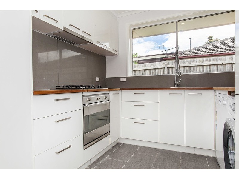 1/18 Third Avenue, Dandenong North VIC 3175