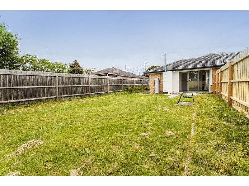 1/18 Third Avenue, Dandenong North VIC 3175
