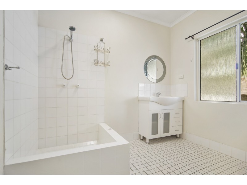 5/542 Varley Street, Yorkeys Knob QLD 4878