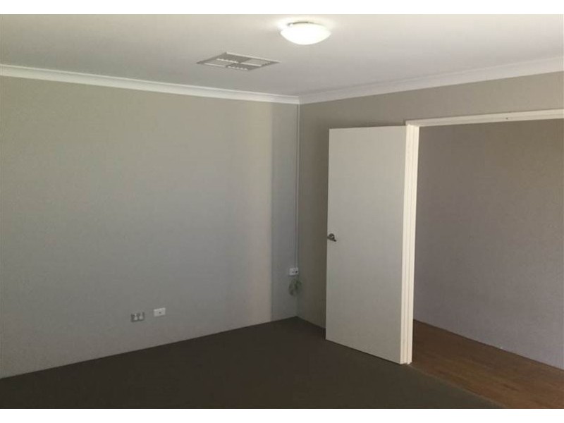 22 St Joseph Fairway, Success WA 6164